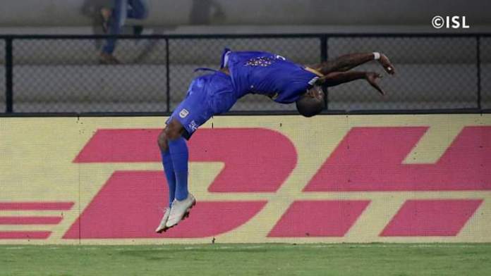 നാണംകെട്ട തോൽവിയുമായി ഡൽഹി, വിജയക്കുതിപ്പിൽ മുംബൈ