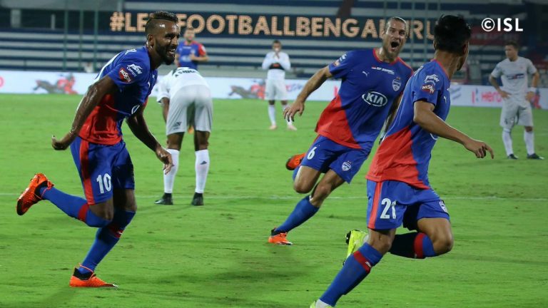 മരണ മാസ്സ് കളി, ബെംഗളൂരു – പൂനെ പോരാട്ടം ആദ്യ പകുതി സമനില