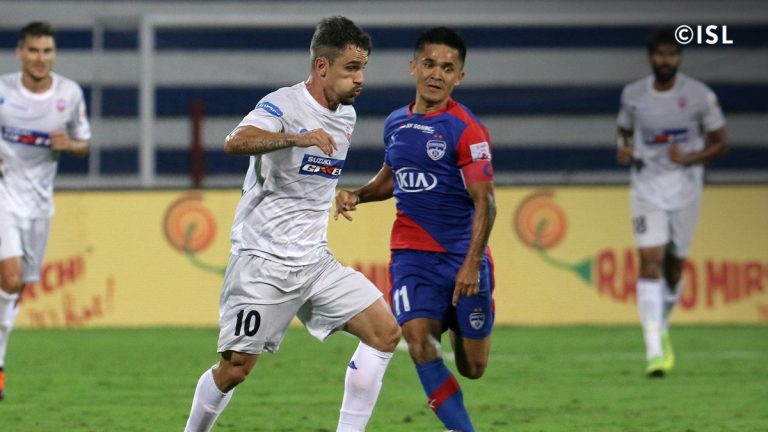 പൂനെയെ കണ്ടം വഴി ഓടിച്ച് ബെംഗളൂരു