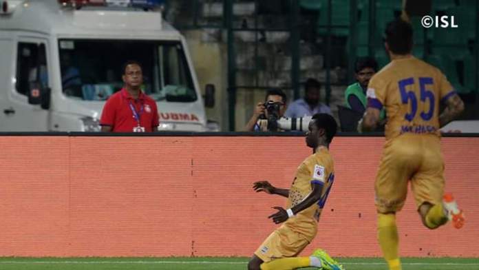 കഷ്ടകാലം അവസാനിക്കാതെ ചെന്നെയിൻ, ആദ്യ പകുതിയിൽ മുംബൈ മുന്നിൽ