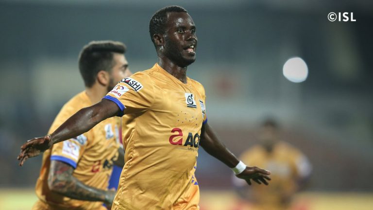 ബെംഗളൂരു -മുംബൈ പോരാട്ടം, ആദ്യ പകുതി സമനിലയിൽ