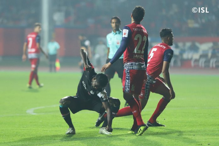 ഗോളില്ലാതെ ജംഷദ്പൂർ നോർത്ത് ഈസ്റ്റ് പോരാട്ടം