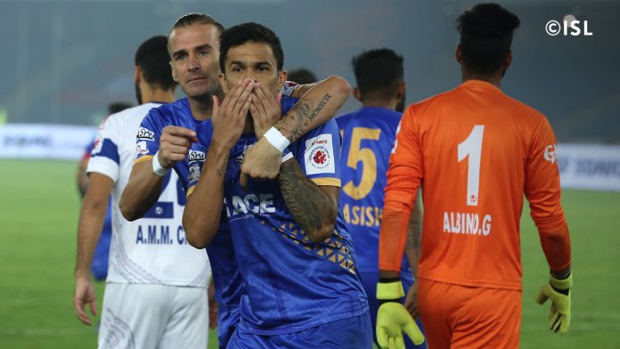 കൊടുങ്കാറ്റായി മുംബൈ,തകർന്നടിഞ്ഞ് ഡൽഹി