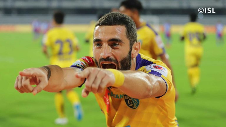 കേരള ബ്ലാസ്റ്റേഴ്‌സ് ഡാ, ബെംഗളൂരുവിനെതിരെ രണ്ടു ഗോളുകളുമായി മഞ്ഞപ്പട