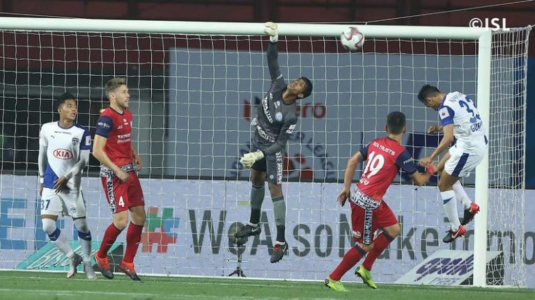 ഫൈവ് സ്റ്റാർ ജെംഷെഡ്പൂർ!!!, ടാറ്റ കോംപ്ലക്സ് വഴിയോടി ബെംഗളൂരു