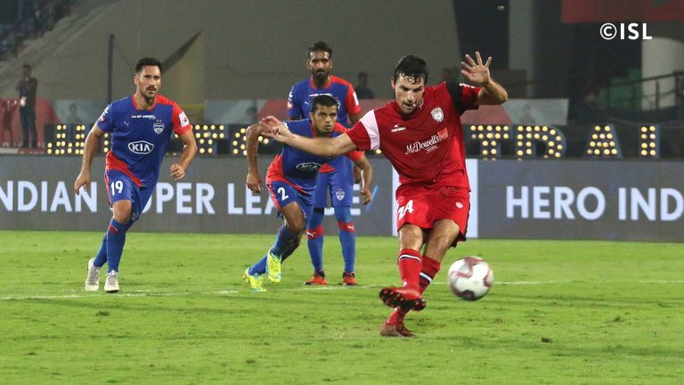 നോർത്ത് ഈസ്റ്റ് മരണമാസ്സ്‌, തകർത്തെറിഞ്ഞത് ബെംഗളൂരുവിനെ