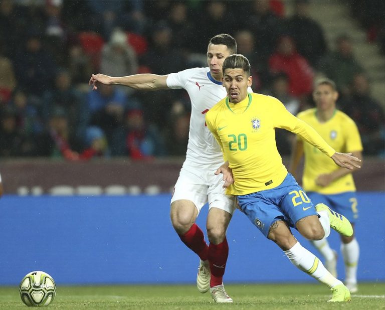 ബ്രസീൽ എന്നാ സുമ്മാവ, ചെക്ക് റിപ്പബ്ലിക്കിന് ചെക്ക് വെച്ച് ബ്രസീൽ