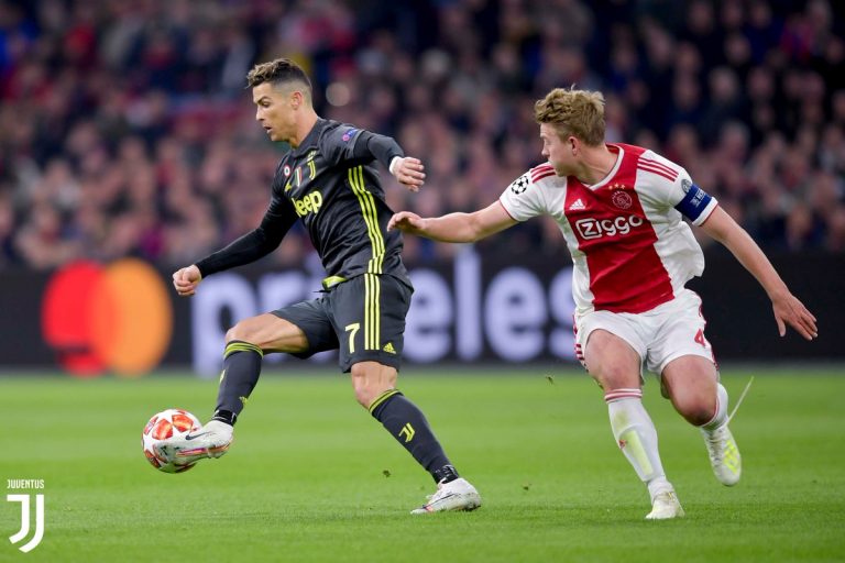 റൊണാൾഡോയുടെ വെടിക്കെട്ട് ഹെഡ്ഡർ ഉണ്ടായിട്ടും യുവന്റസിനെ സമനിലയിൽ കുരുക്കി അയാക്സ്